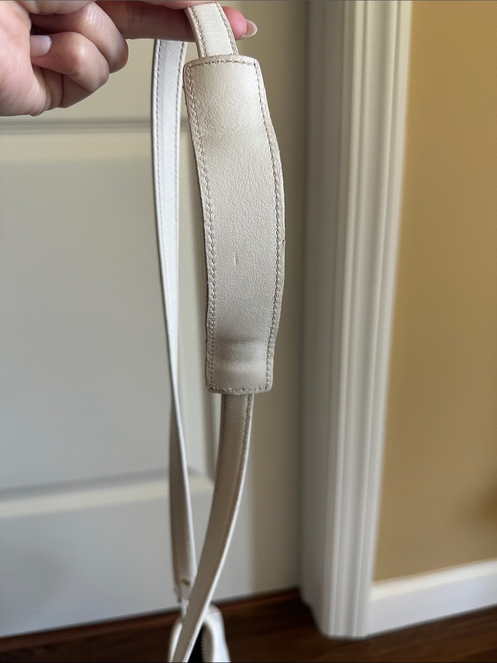 Vintage Coach Court White Smooth Leather Crossbody Shoulder Bag #9204 - Picture 4 of 9